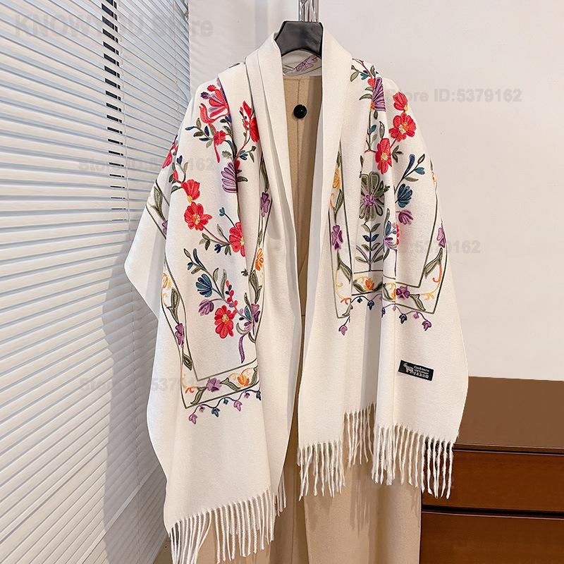 Women Retro Floral Embroidery  - огляд і ціна Go Ethnic Fashion